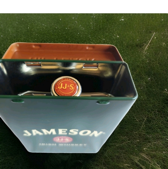 Jameson Irish Whisky 5.5oz Stainless Steel Hip Flask With Tin Carrying Case - Picture 4 of 7